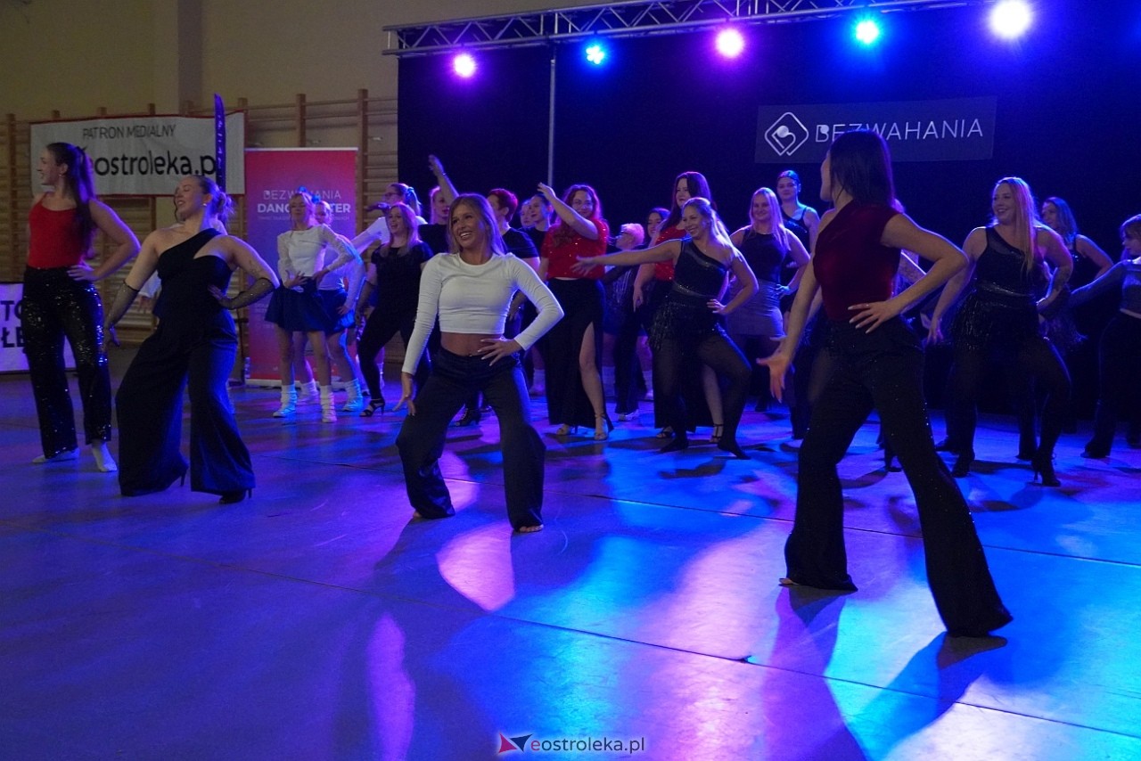 Wigilia Bezwahania Dance Center: grupy dorosłe [7.12.2024] - zdjęcie #4 - eOstroleka.pl