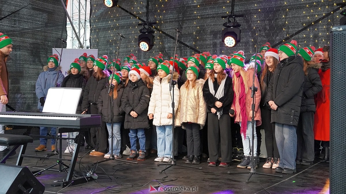 Bożonarodzeniowe spotkanie kultur Kurpiów, Kaszubów i Wielkopolan [8.12.2024] - zdjęcie #145 - eOstroleka.pl