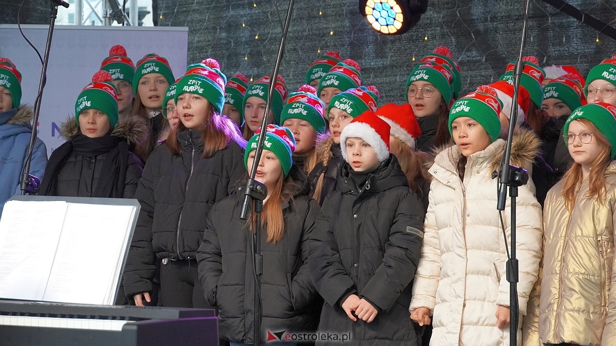 Bożonarodzeniowe spotkanie kultur Kurpiów, Kaszubów i Wielkopolan [8.12.2024] - zdjęcie #143 - eOstroleka.pl