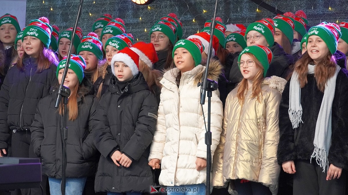 Bożonarodzeniowe spotkanie kultur Kurpiów, Kaszubów i Wielkopolan [8.12.2024] - zdjęcie #142 - eOstroleka.pl