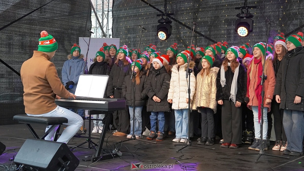 Bożonarodzeniowe spotkanie kultur Kurpiów, Kaszubów i Wielkopolan [8.12.2024] - zdjęcie #141 - eOstroleka.pl