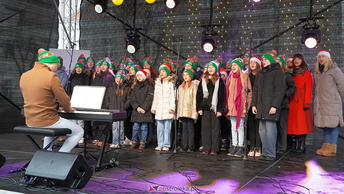 Bożonarodzeniowe spotkanie kultur Kurpiów, Kaszubów i Wielkopolan [8.12.2024] - zdjęcie #140 - eOstroleka.pl