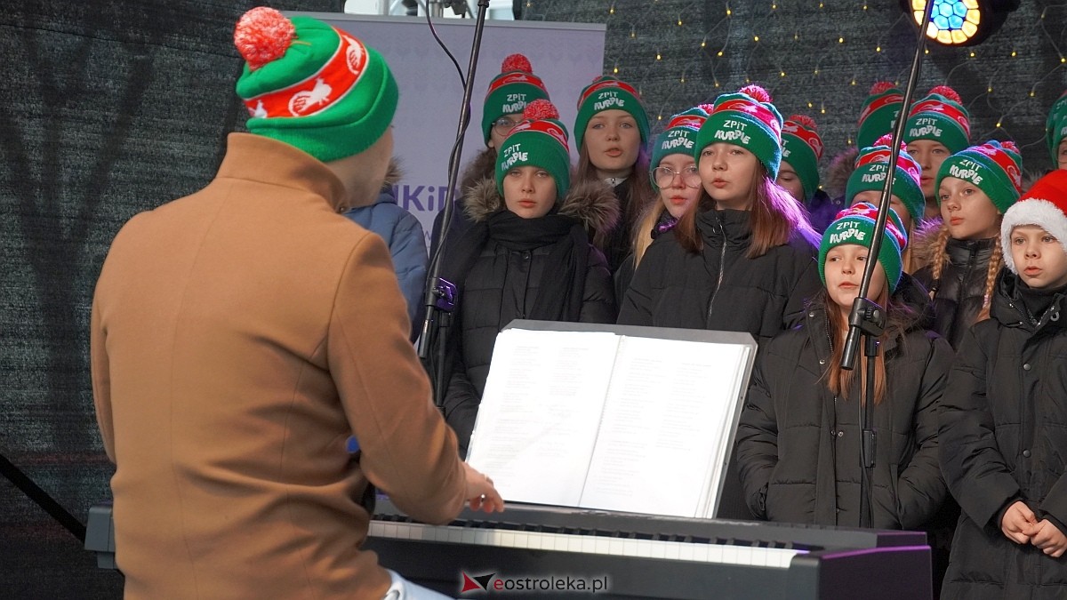 Bożonarodzeniowe spotkanie kultur Kurpiów, Kaszubów i Wielkopolan [8.12.2024] - zdjęcie #126 - eOstroleka.pl