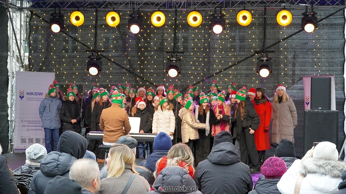 Bożonarodzeniowe spotkanie kultur Kurpiów, Kaszubów i Wielkopolan [8.12.2024] - zdjęcie #107 - eOstroleka.pl