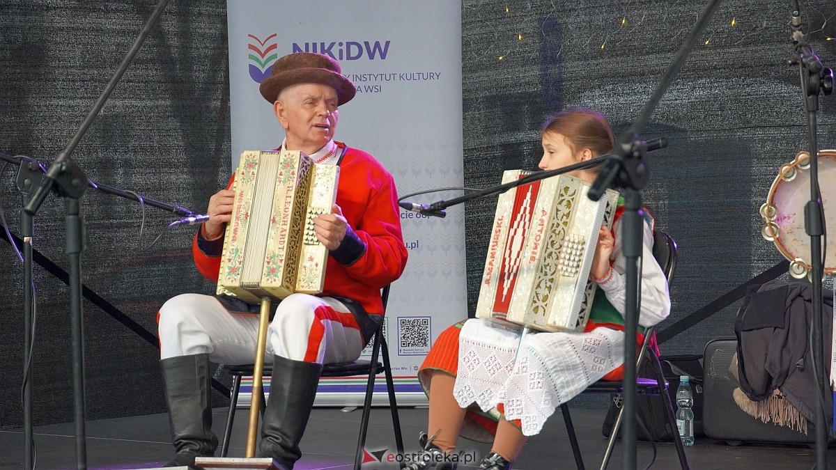 Bożonarodzeniowe spotkanie kultur Kurpiów, Kaszubów i Wielkopolan [8.12.2024] - zdjęcie #104 - eOstroleka.pl
