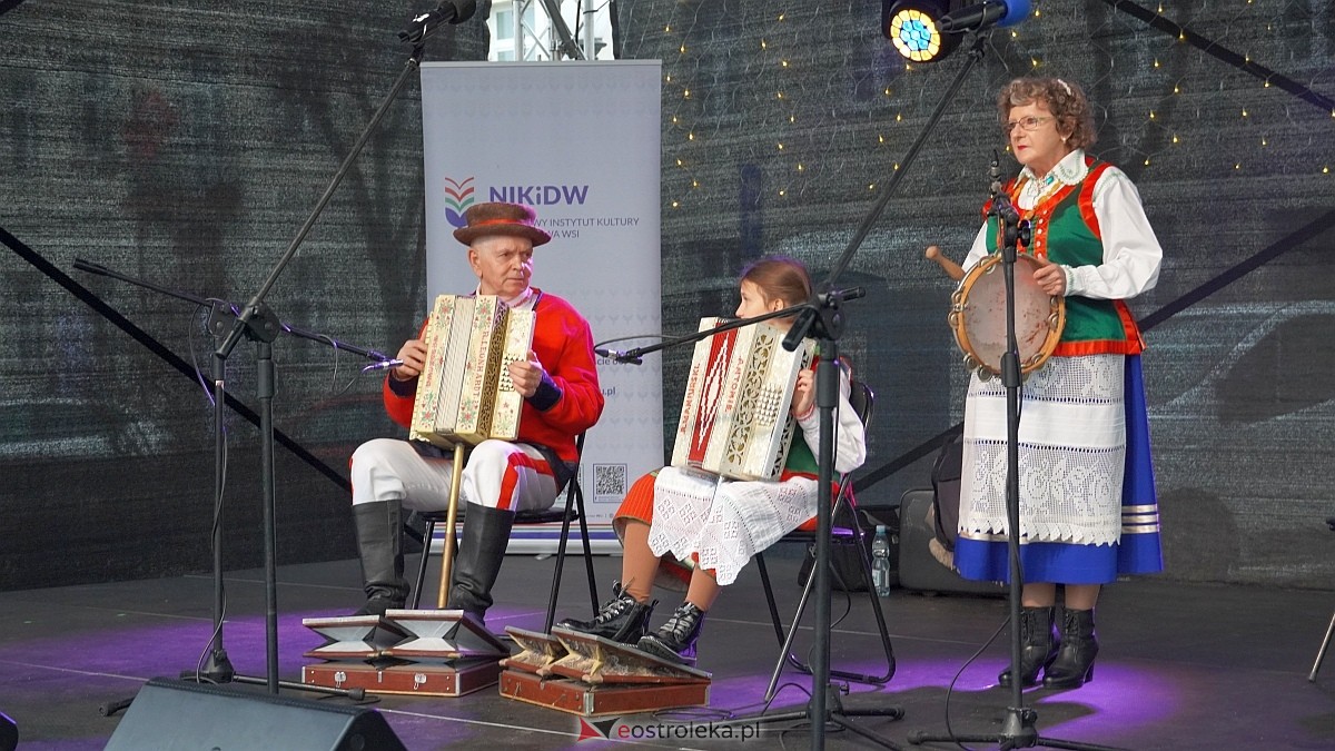 Bożonarodzeniowe spotkanie kultur Kurpiów, Kaszubów i Wielkopolan [8.12.2024] - zdjęcie #102 - eOstroleka.pl