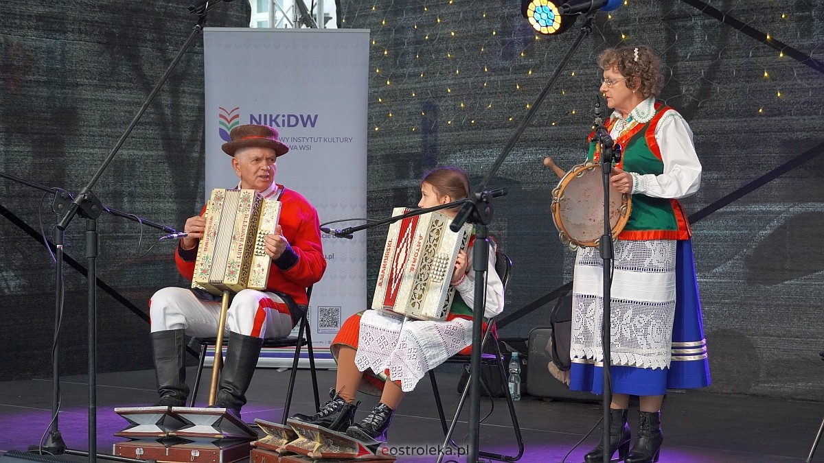 Bożonarodzeniowe spotkanie kultur Kurpiów, Kaszubów i Wielkopolan [8.12.2024] - zdjęcie #101 - eOstroleka.pl