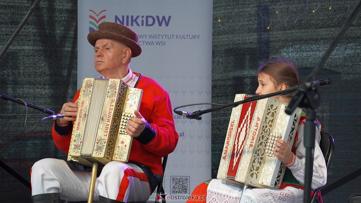 Bożonarodzeniowe spotkanie kultur Kurpiów, Kaszubów i Wielkopolan [8.12.2024] - zdjęcie #96 - eOstroleka.pl