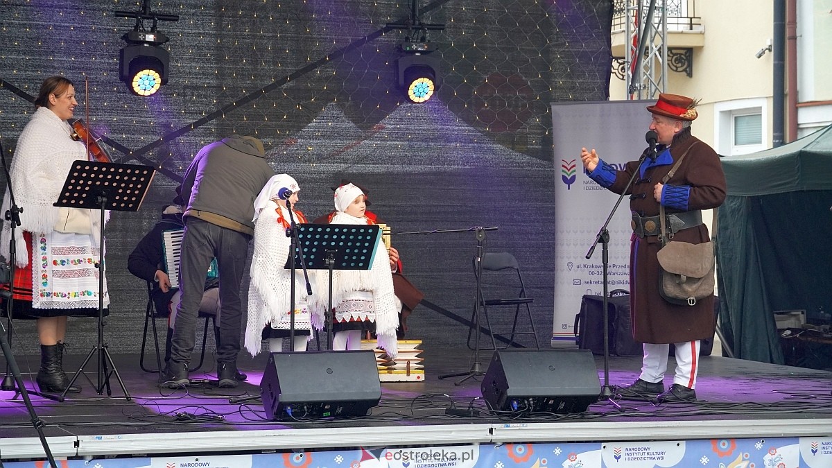 Bożonarodzeniowe spotkanie kultur Kurpiów, Kaszubów i Wielkopolan [8.12.2024] - zdjęcie #94 - eOstroleka.pl