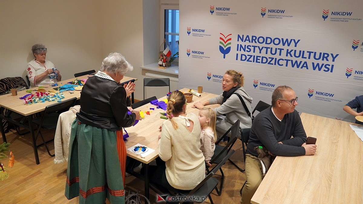 Bożonarodzeniowe spotkanie kultur Kurpiów, Kaszubów i Wielkopolan [8.12.2024] - zdjęcie #49 - eOstroleka.pl
