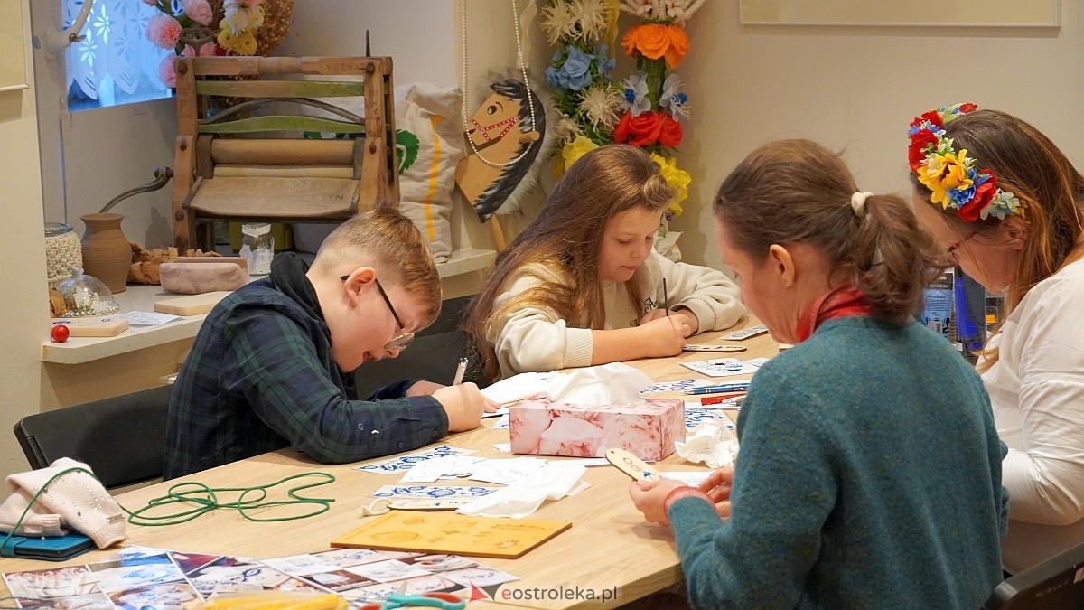 Bożonarodzeniowe spotkanie kultur Kurpiów, Kaszubów i Wielkopolan [8.12.2024] - zdjęcie #37 - eOstroleka.pl