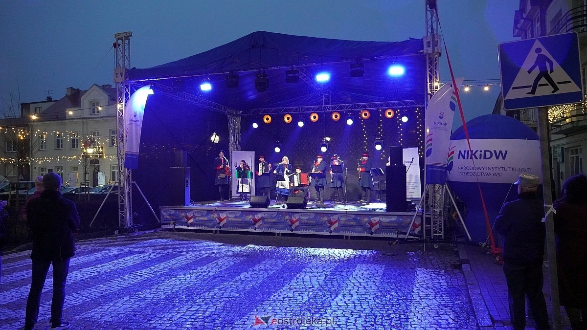 Bożonarodzeniowe spotkanie kultur Kurpiów, Kaszubów i Wielkopolan [8.12.2024] - zdjęcie #25 - eOstroleka.pl