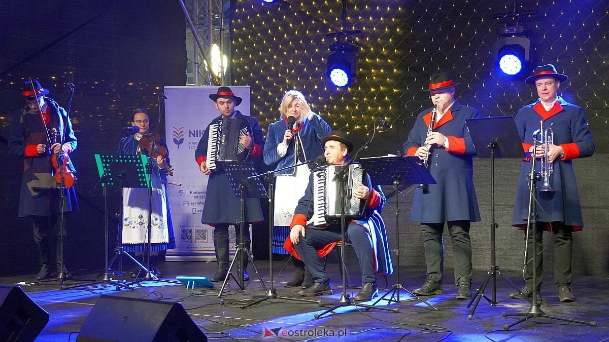 Bożonarodzeniowe spotkanie kultur Kurpiów, Kaszubów i Wielkopolan [8.12.2024] - zdjęcie #23 - eOstroleka.pl
