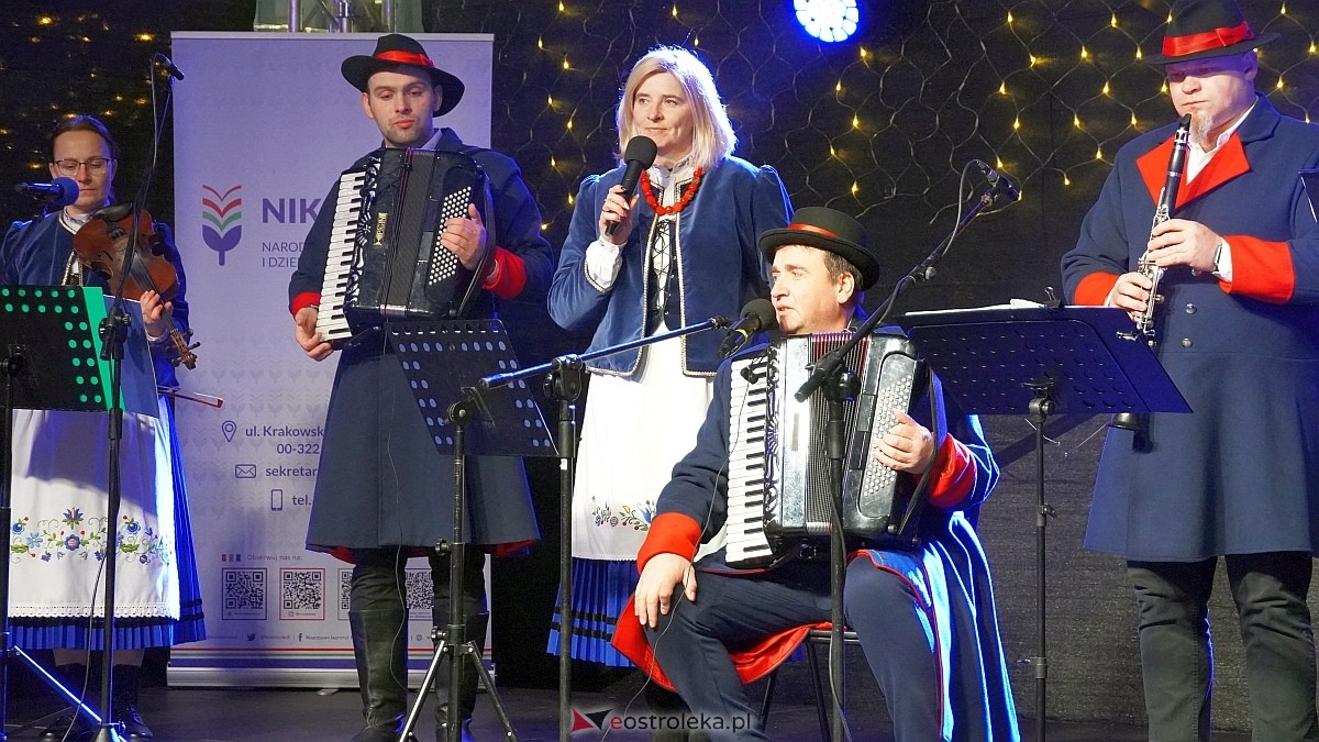 Bożonarodzeniowe spotkanie kultur Kurpiów, Kaszubów i Wielkopolan [8.12.2024] - zdjęcie #22 - eOstroleka.pl