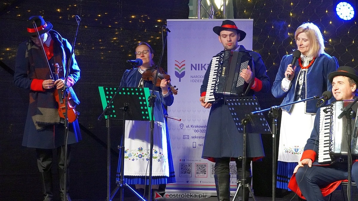 Bożonarodzeniowe spotkanie kultur Kurpiów, Kaszubów i Wielkopolan [8.12.2024] - zdjęcie #21 - eOstroleka.pl