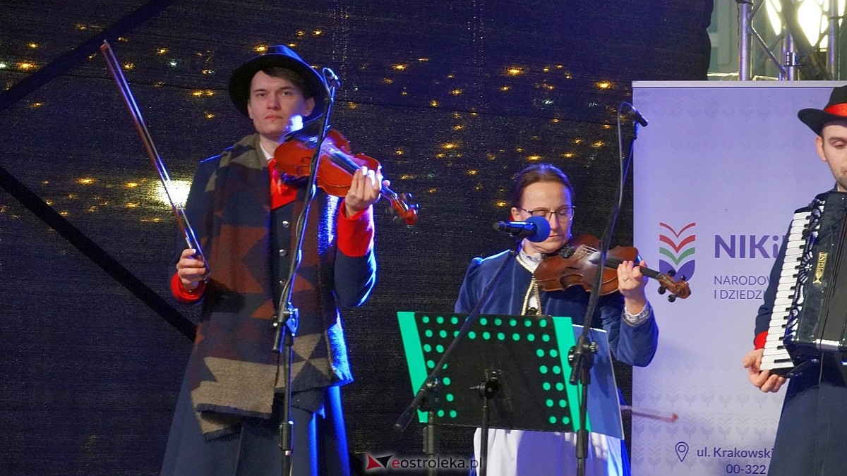 Bożonarodzeniowe spotkanie kultur Kurpiów, Kaszubów i Wielkopolan [8.12.2024] - zdjęcie #20 - eOstroleka.pl