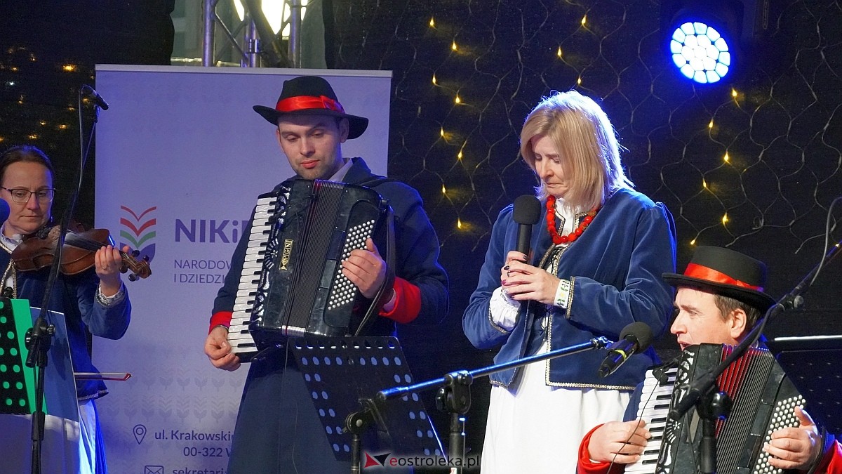 Bożonarodzeniowe spotkanie kultur Kurpiów, Kaszubów i Wielkopolan [8.12.2024] - zdjęcie #19 - eOstroleka.pl