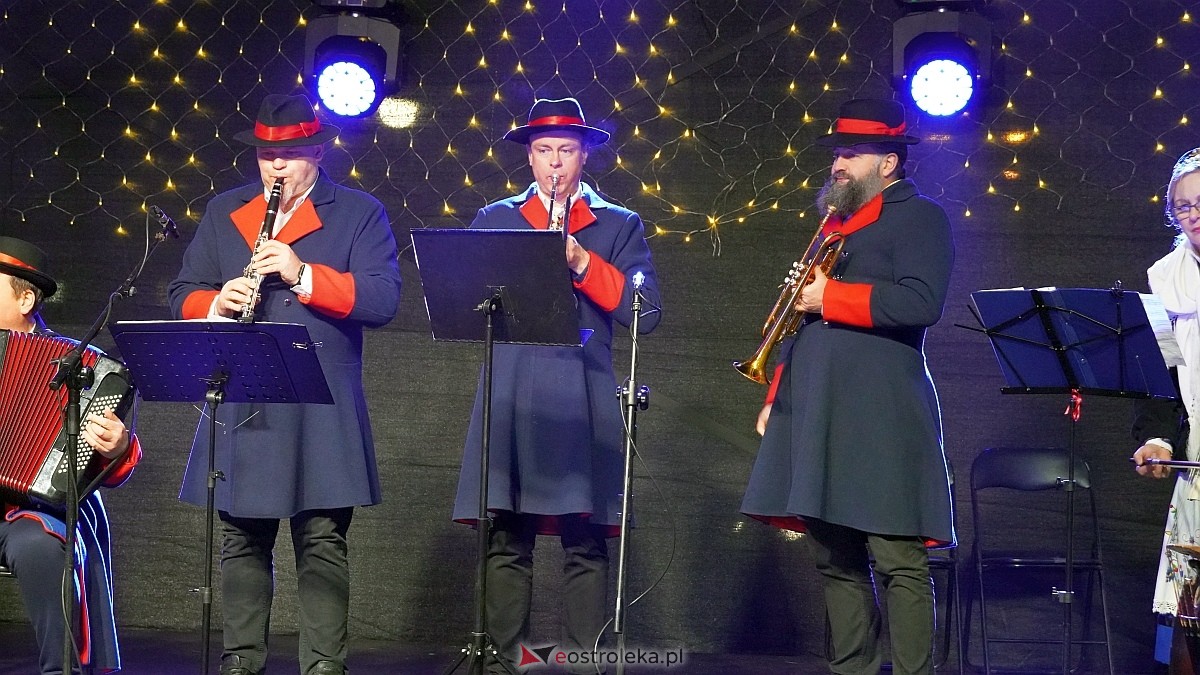 Bożonarodzeniowe spotkanie kultur Kurpiów, Kaszubów i Wielkopolan [8.12.2024] - zdjęcie #10 - eOstroleka.pl