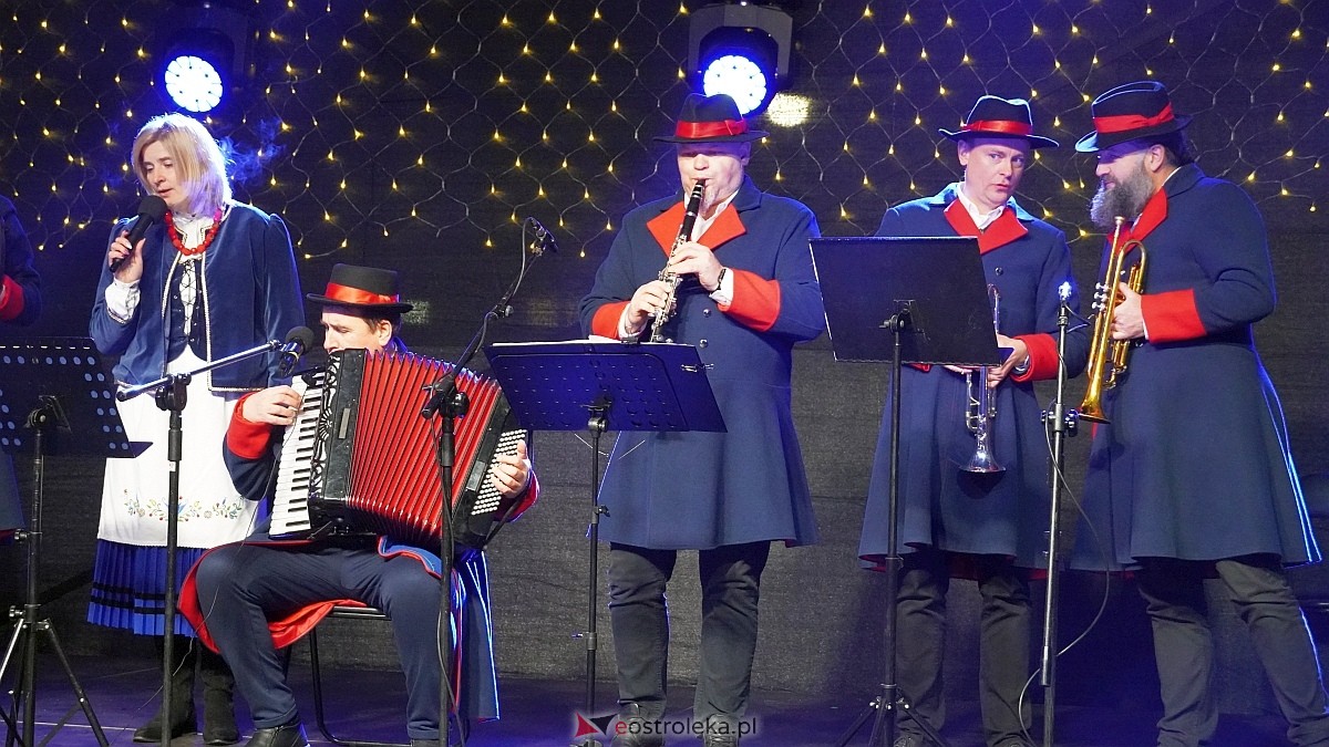 Bożonarodzeniowe spotkanie kultur Kurpiów, Kaszubów i Wielkopolan [8.12.2024] - zdjęcie #9 - eOstroleka.pl