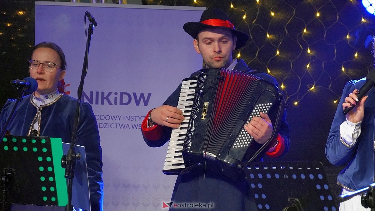 Bożonarodzeniowe spotkanie kultur Kurpiów, Kaszubów i Wielkopolan [8.12.2024] - zdjęcie #6 - eOstroleka.pl