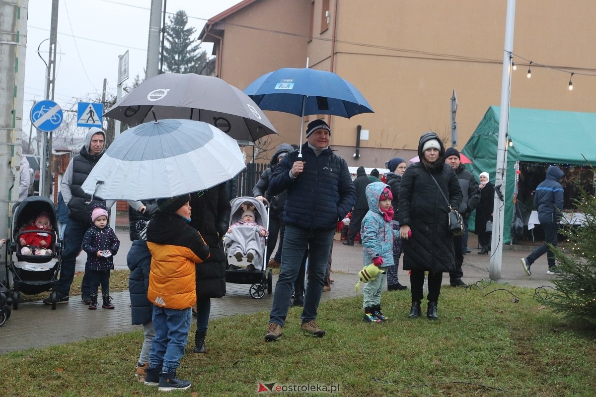 Jarmark świąteczny w Olszewie-Borkach [8.12.2024] - zdjęcie #136 - eOstroleka.pl