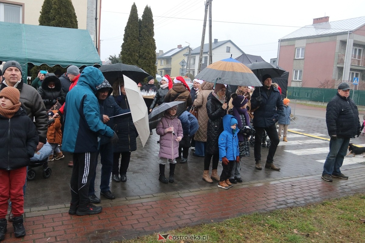 Jarmark świąteczny w Olszewie-Borkach [8.12.2024] - zdjęcie #133 - eOstroleka.pl