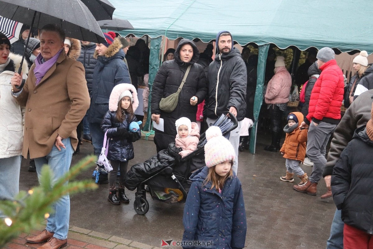 Jarmark świąteczny w Olszewie-Borkach [8.12.2024] - zdjęcie #130 - eOstroleka.pl