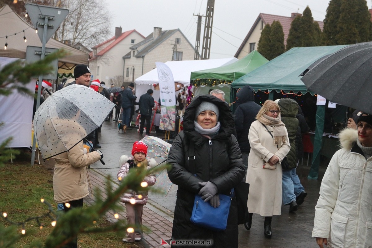 Jarmark świąteczny w Olszewie-Borkach [8.12.2024] - zdjęcie #128 - eOstroleka.pl