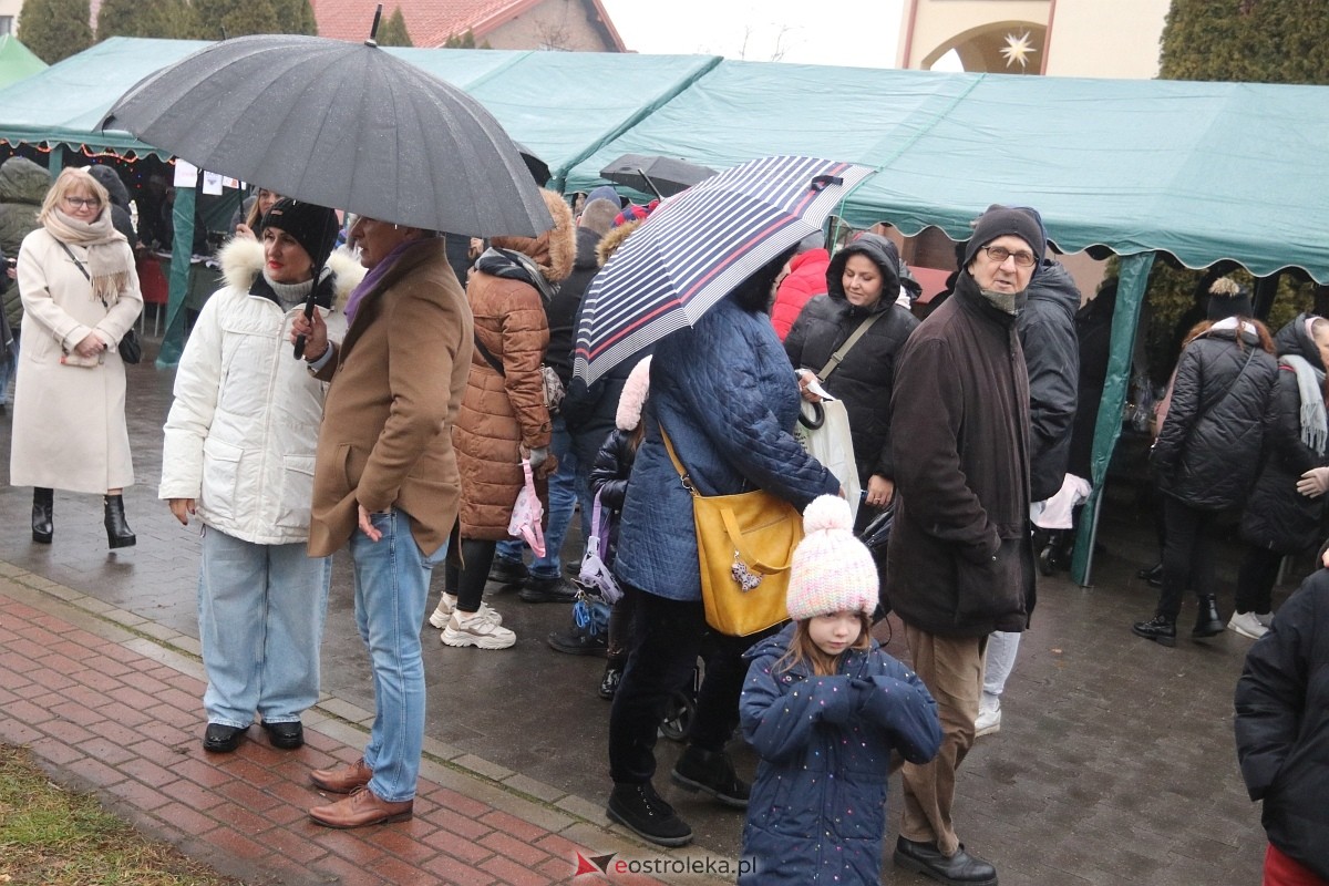 Jarmark świąteczny w Olszewie-Borkach [8.12.2024] - zdjęcie #127 - eOstroleka.pl