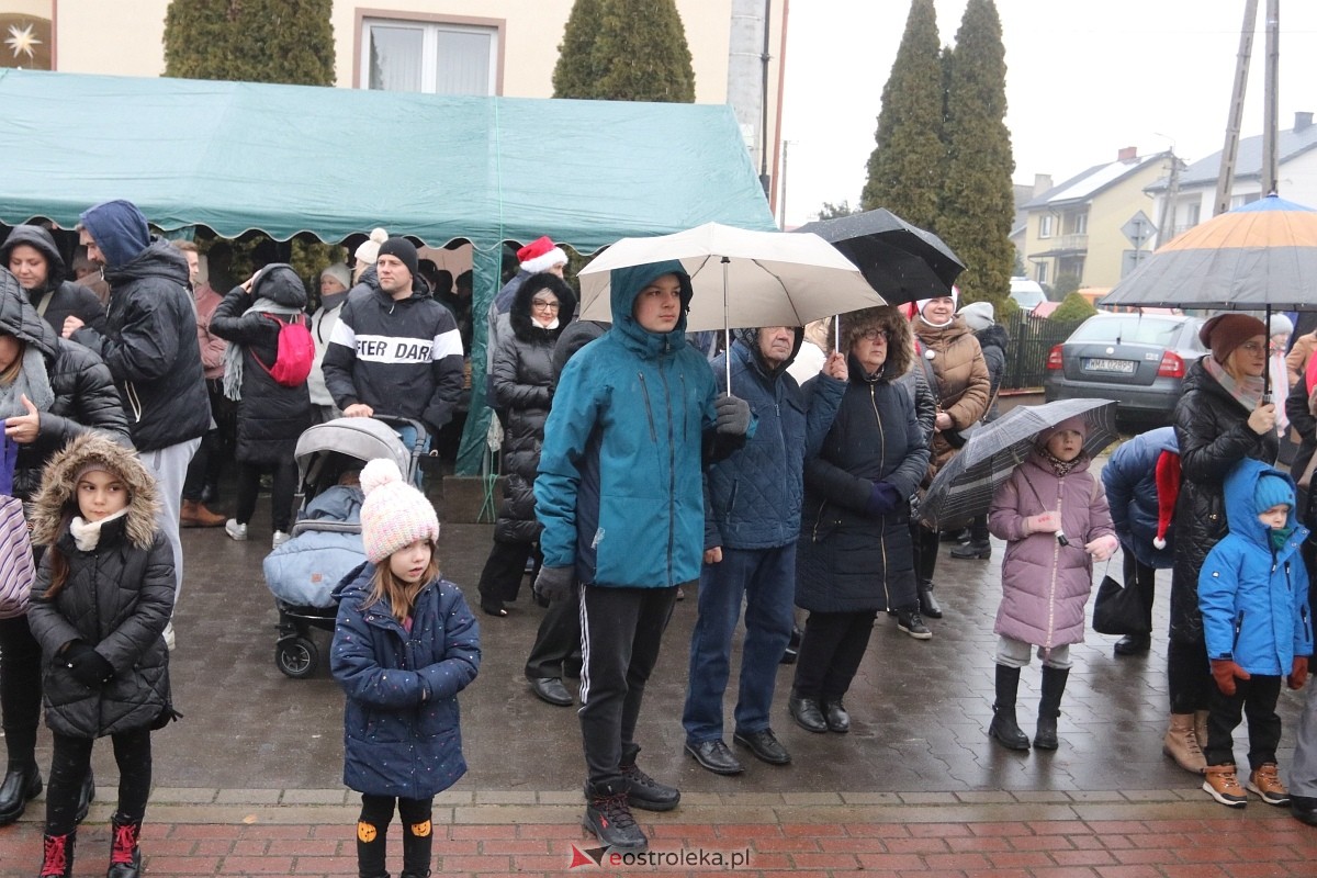 Jarmark świąteczny w Olszewie-Borkach [8.12.2024] - zdjęcie #118 - eOstroleka.pl