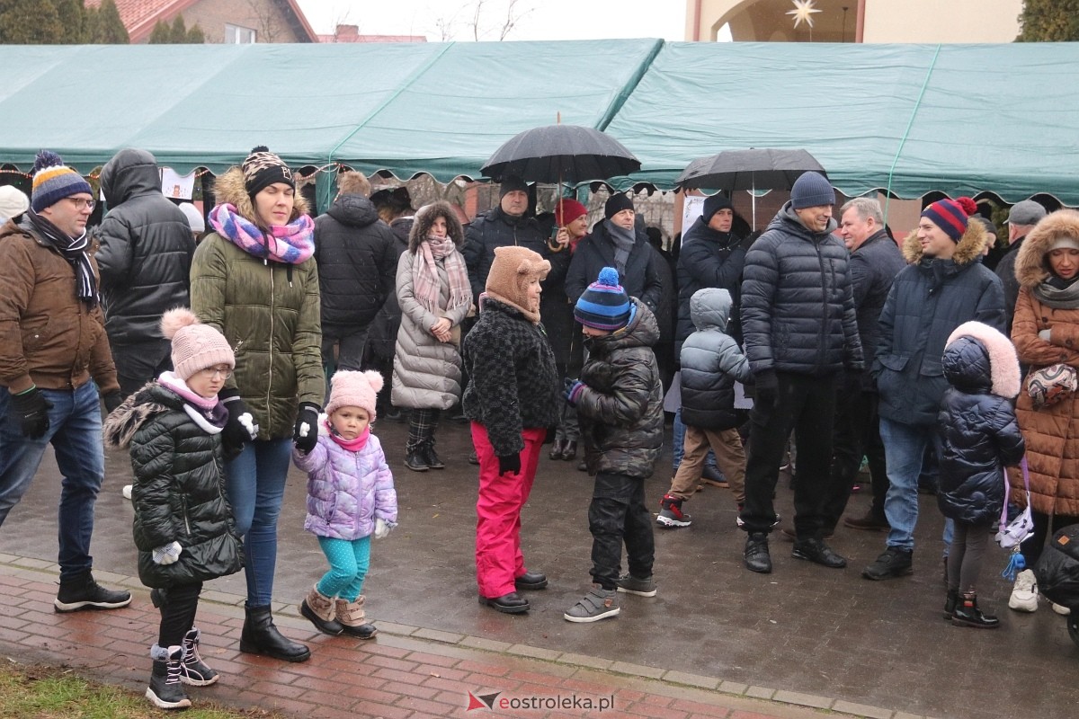 Jarmark świąteczny w Olszewie-Borkach [8.12.2024] - zdjęcie #112 - eOstroleka.pl