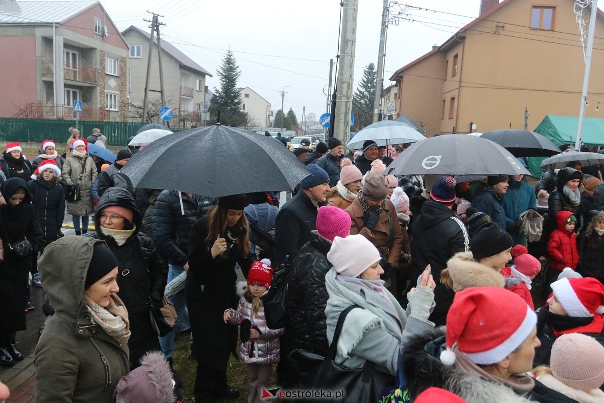 Jarmark świąteczny w Olszewie-Borkach [8.12.2024] - zdjęcie #93 - eOstroleka.pl