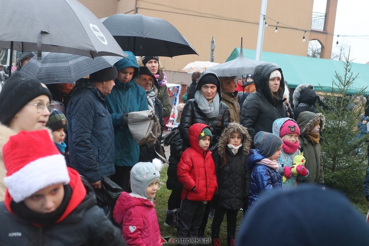 Jarmark świąteczny w Olszewie-Borkach [8.12.2024] - zdjęcie #80 - eOstroleka.pl