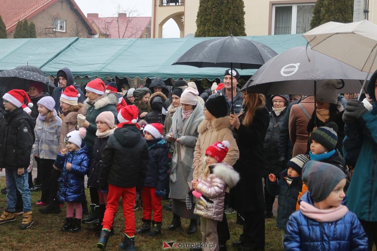 Jarmark świąteczny w Olszewie-Borkach [8.12.2024] - zdjęcie #57 - eOstroleka.pl