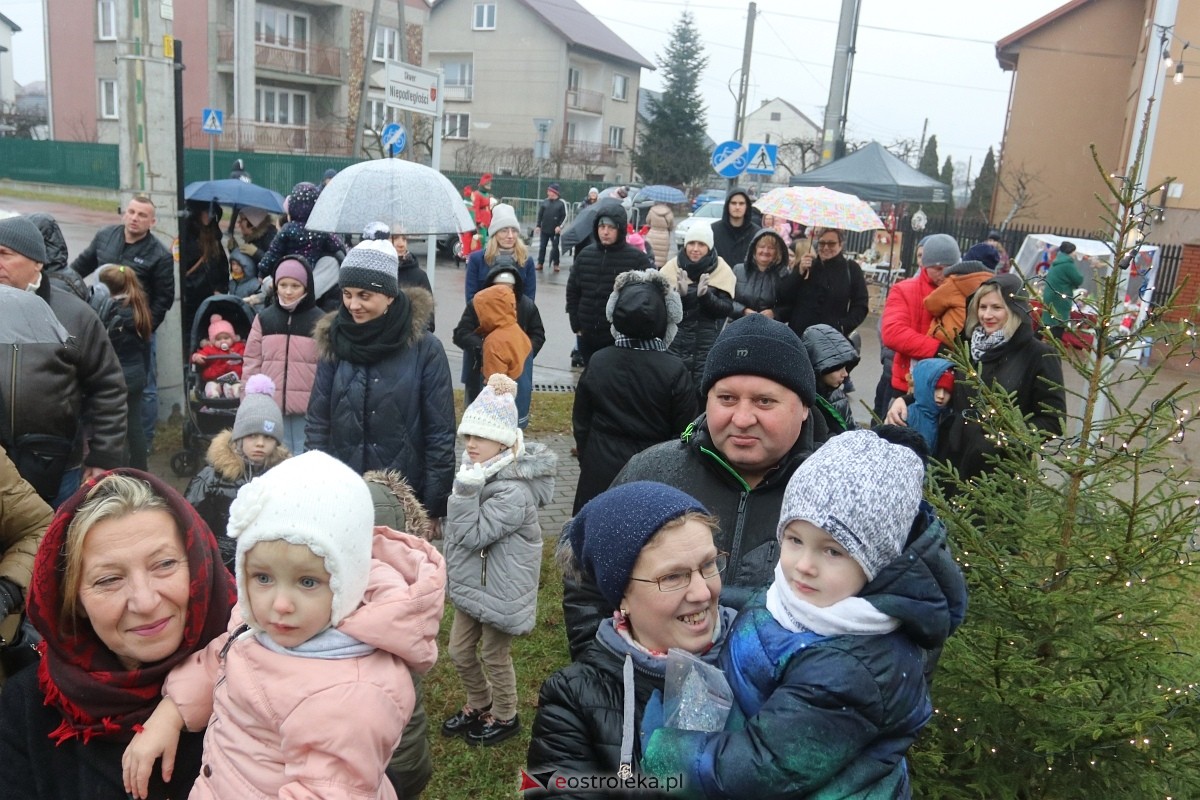 Jarmark świąteczny w Olszewie-Borkach [8.12.2024] - zdjęcie #49 - eOstroleka.pl