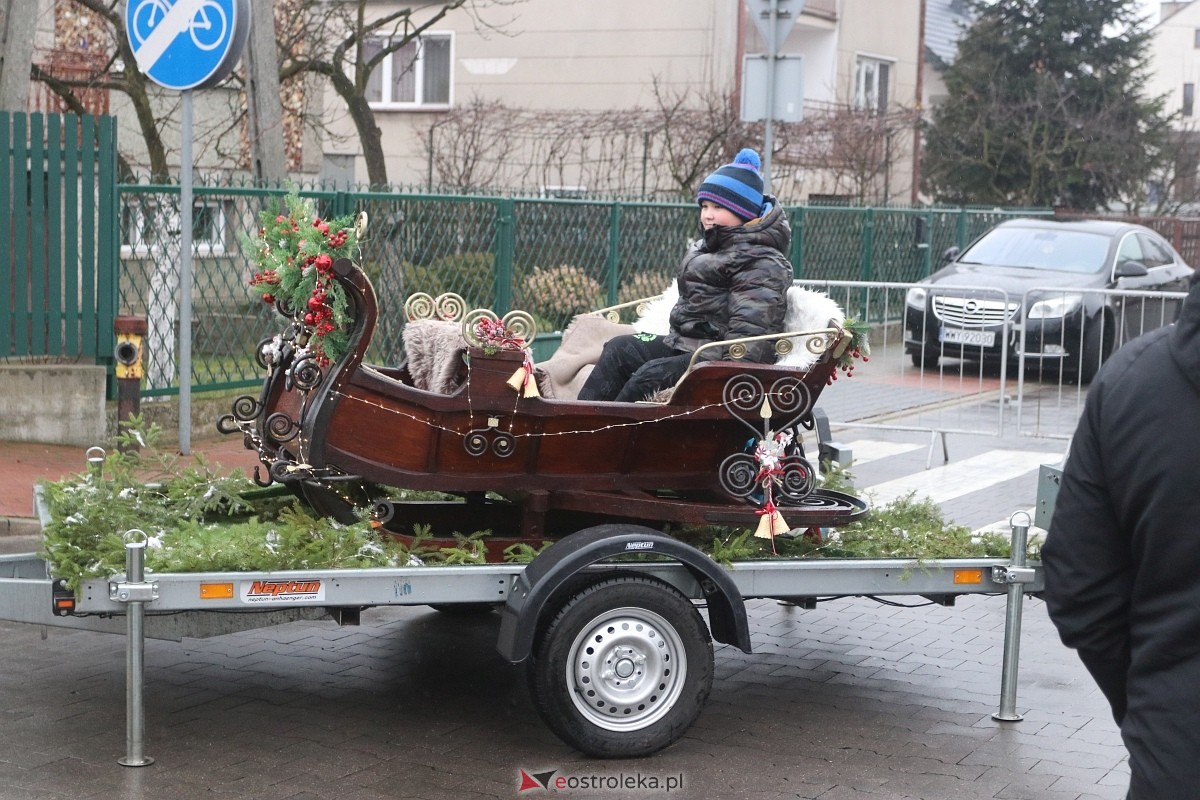Jarmark świąteczny w Olszewie-Borkach [8.12.2024] - zdjęcie #39 - eOstroleka.pl