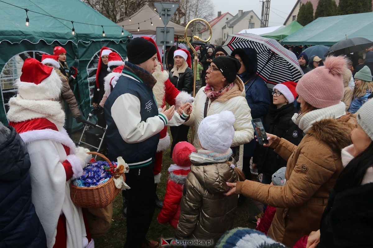 Jarmark świąteczny w Olszewie-Borkach [8.12.2024] - zdjęcie #35 - eOstroleka.pl