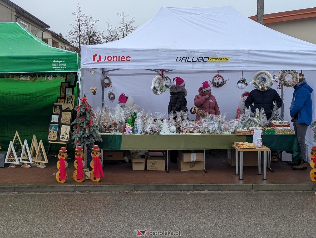 Jarmark świąteczny w Olszewie-Borkach [8.12.2024] - zdjęcie #42 - eOstroleka.pl