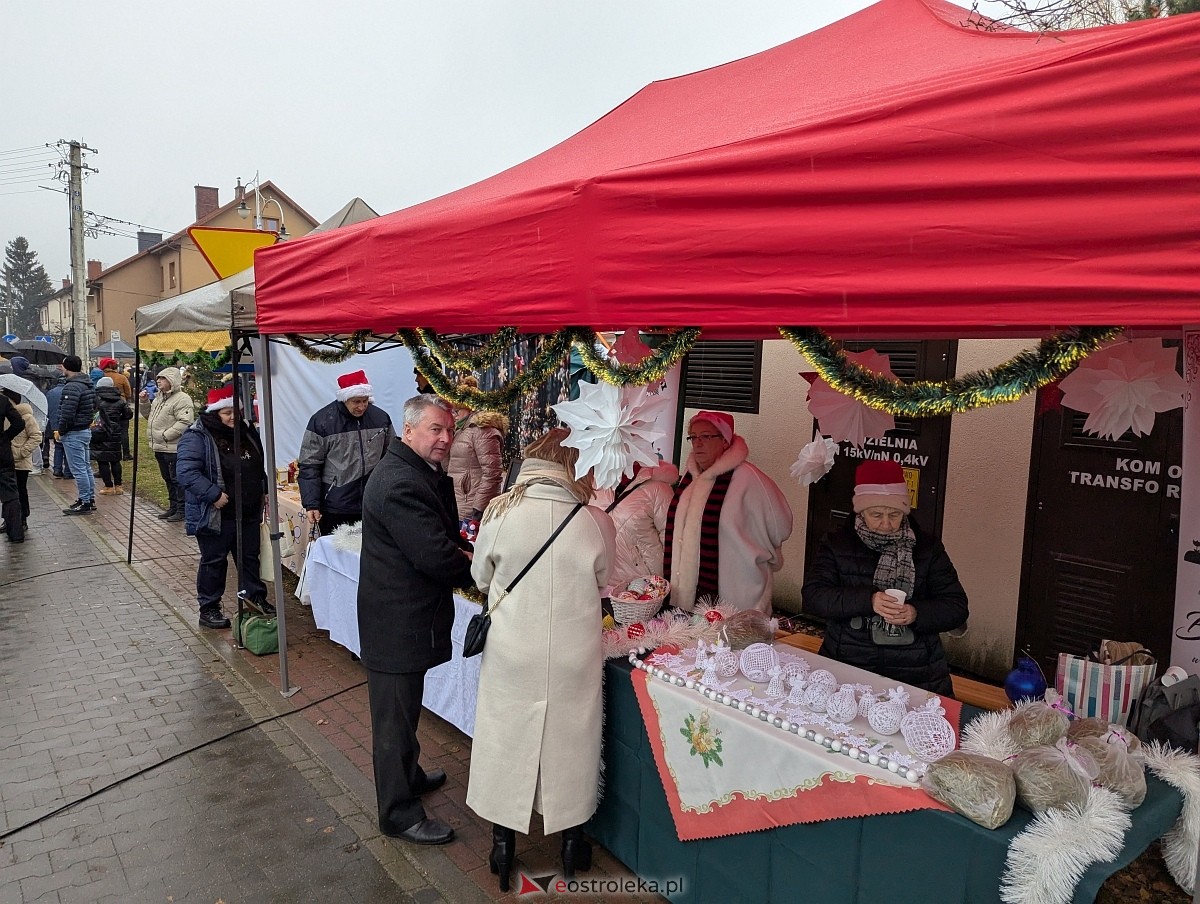 Jarmark świąteczny w Olszewie-Borkach [8.12.2024] - zdjęcie #30 - eOstroleka.pl