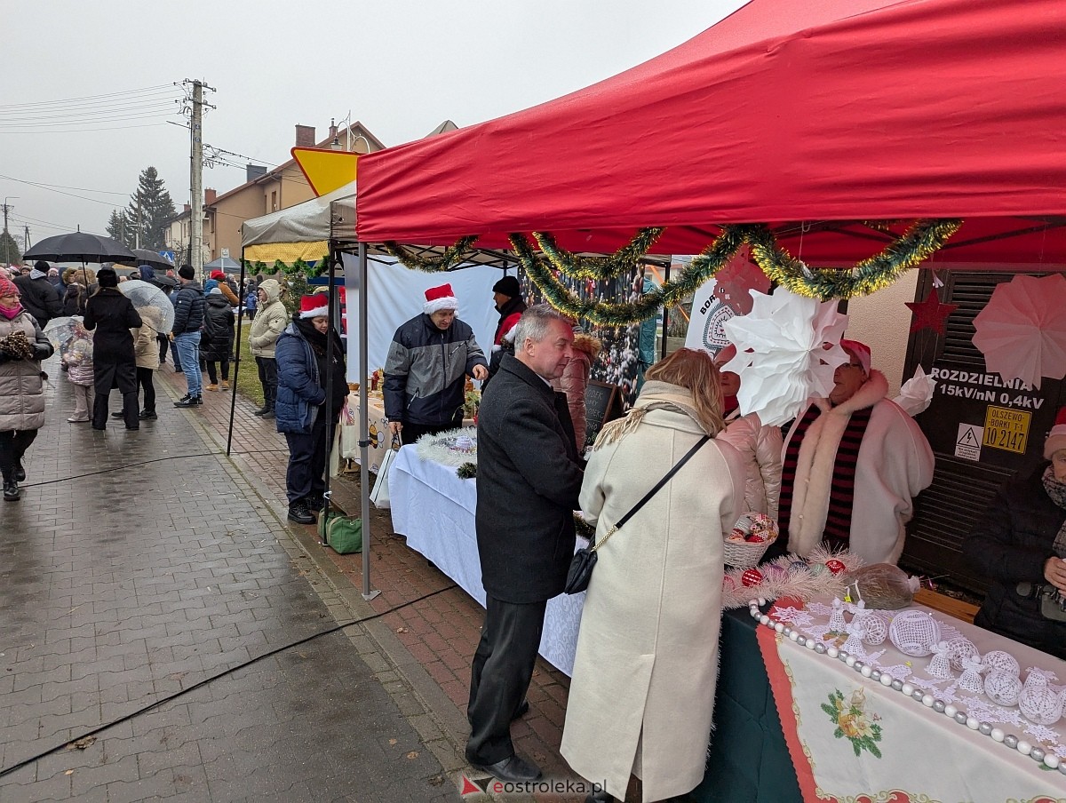 Jarmark świąteczny w Olszewie-Borkach [8.12.2024] - zdjęcie #29 - eOstroleka.pl
