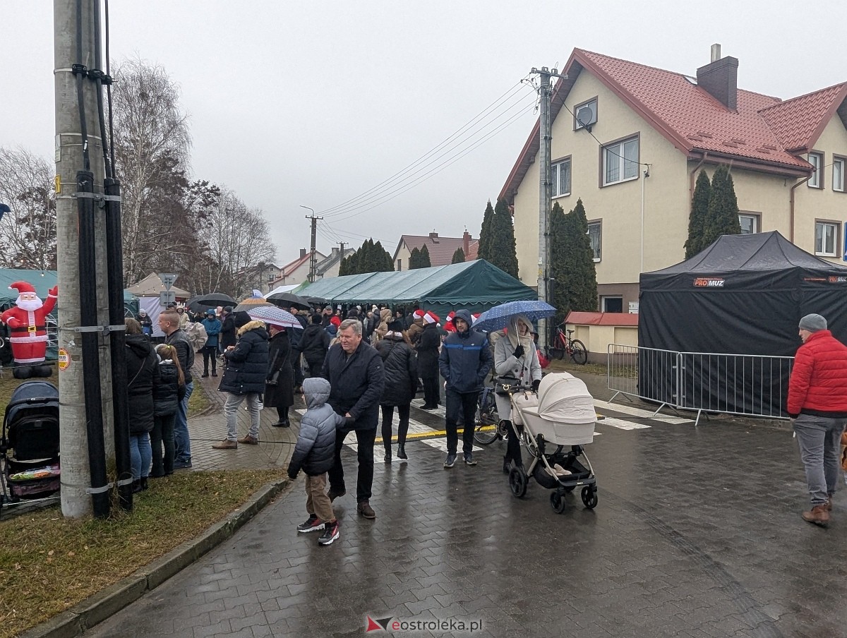 Jarmark świąteczny w Olszewie-Borkach [8.12.2024] - zdjęcie #24 - eOstroleka.pl