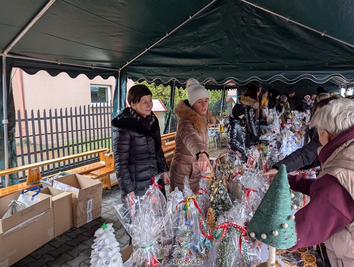 Jarmark świąteczny w Olszewie-Borkach [8.12.2024] - zdjęcie #22 - eOstroleka.pl