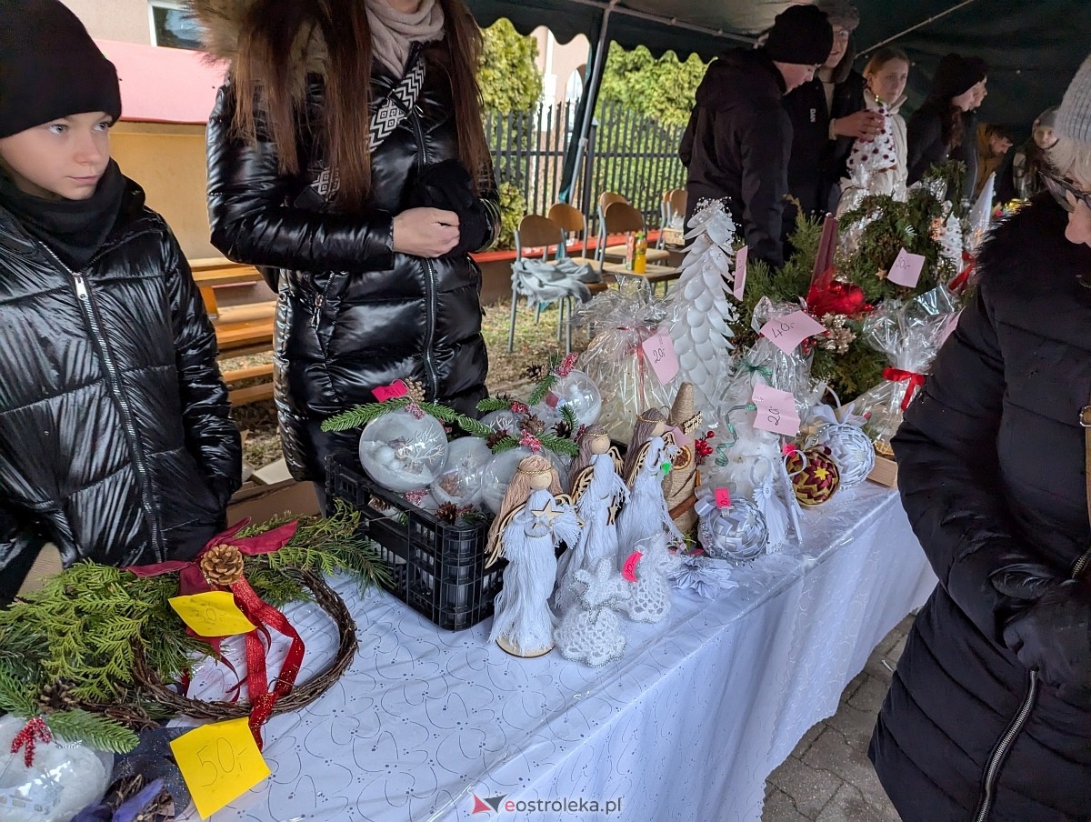 Jarmark świąteczny w Olszewie-Borkach [8.12.2024] - zdjęcie #20 - eOstroleka.pl