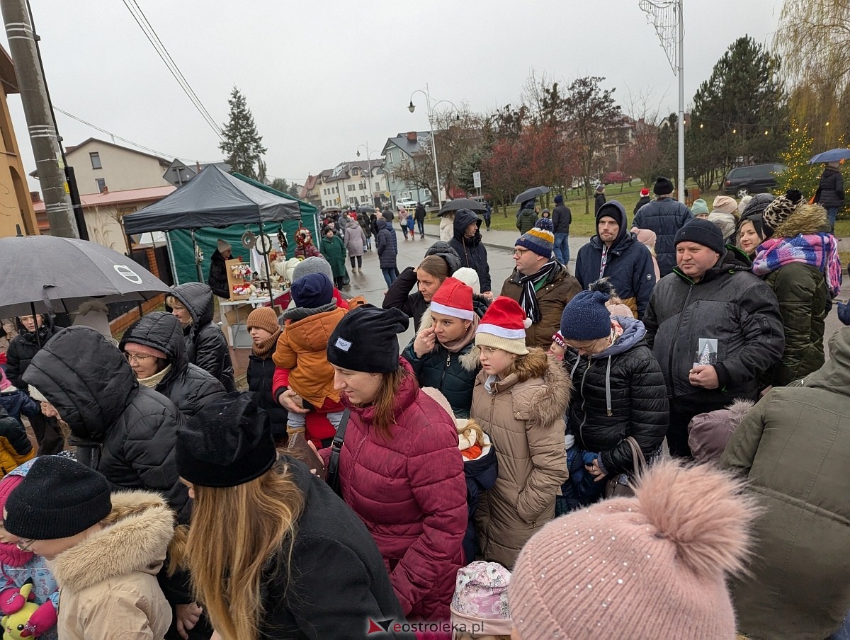 Jarmark świąteczny w Olszewie-Borkach [8.12.2024] - zdjęcie #9 - eOstroleka.pl