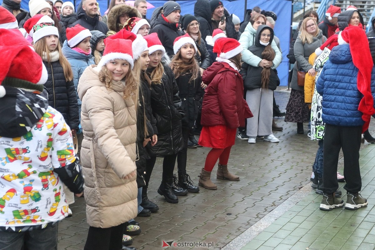 Spotkanie wigilijne na Stacji w Ostrołęce [8.12.2024] - zdjęcie #80 - eOstroleka.pl