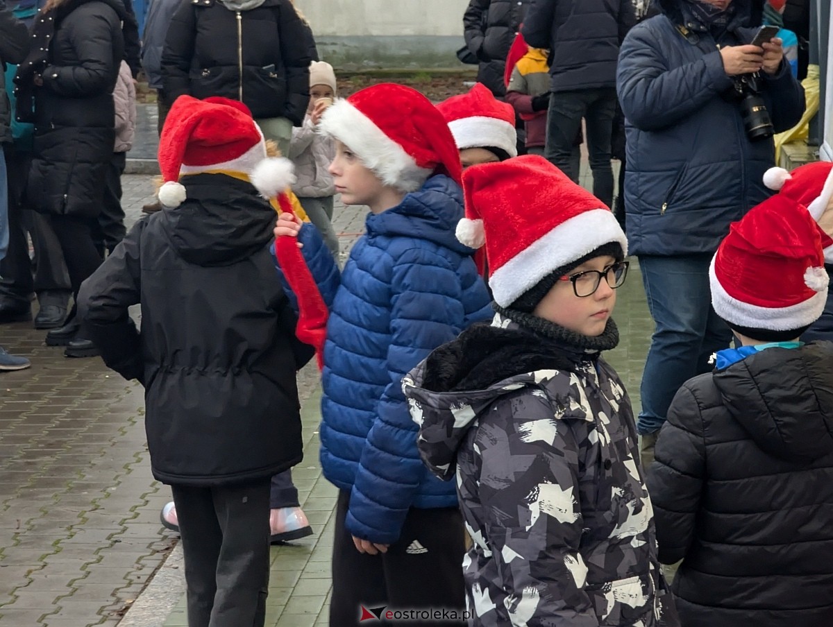 Spotkanie wigilijne na Stacji w Ostrołęce [8.12.2024] - zdjęcie #2 - eOstroleka.pl