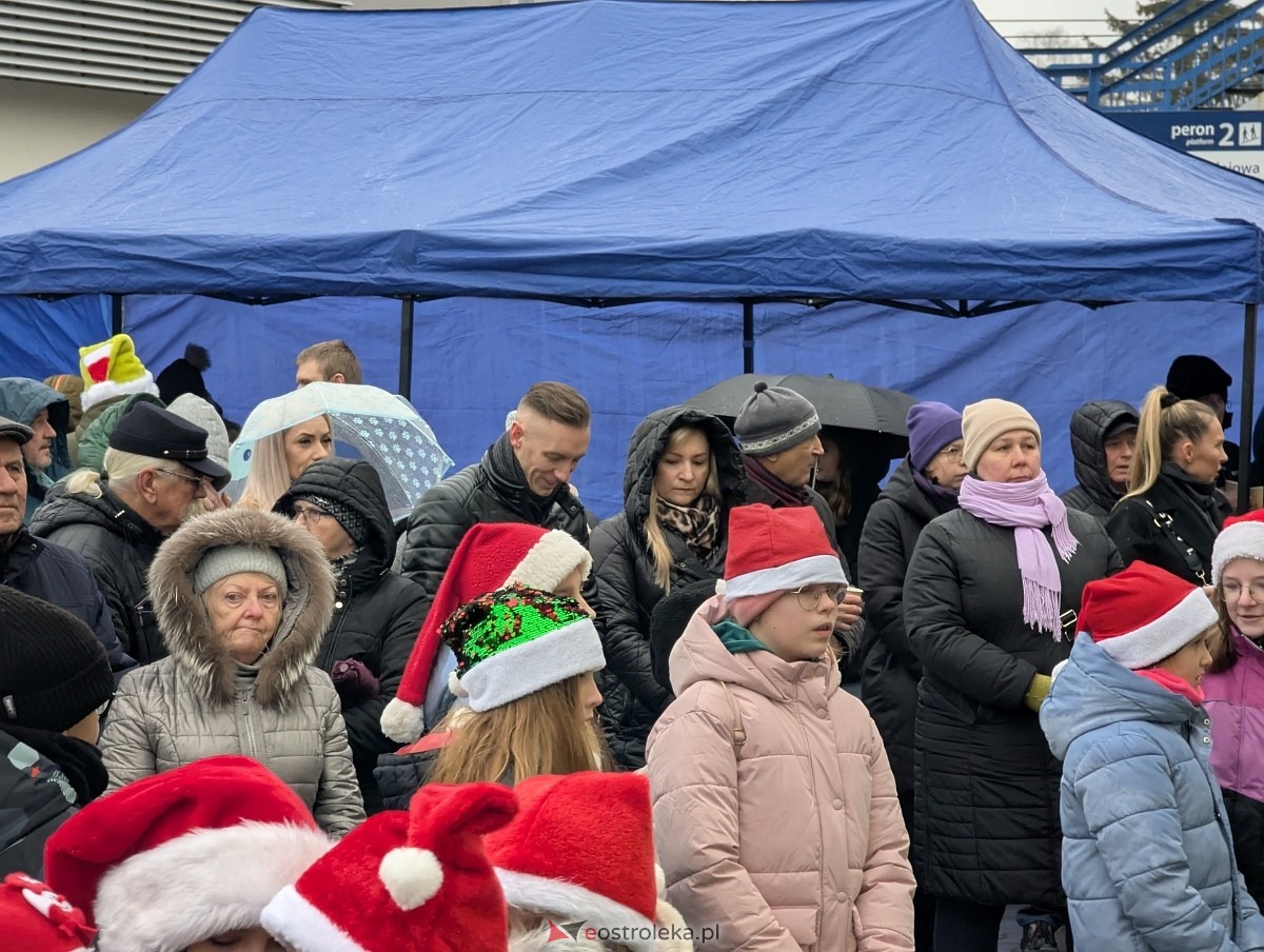 Spotkanie wigilijne na Stacji w Ostrołęce [8.12.2024] - zdjęcie #1 - eOstroleka.pl