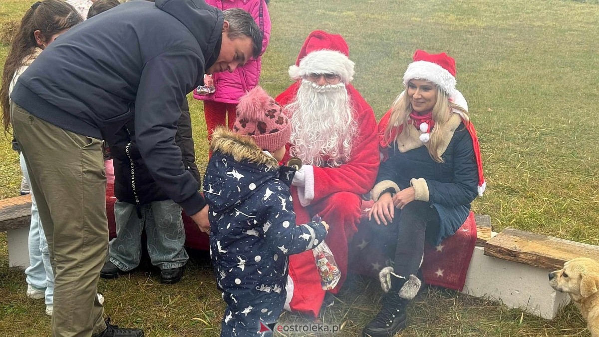 Wigilia osiedla Łazek [8.12.2024] - zdjęcie #9 - eOstroleka.pl