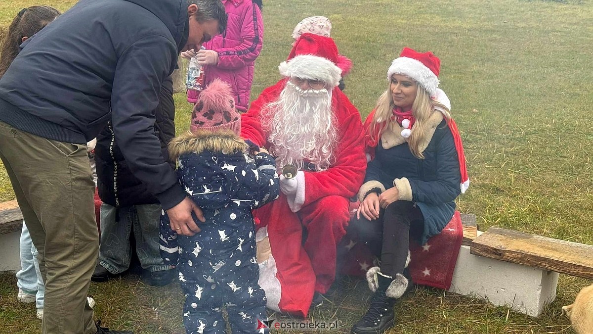 Wigilia osiedla Łazek [8.12.2024] - zdjęcie #7 - eOstroleka.pl