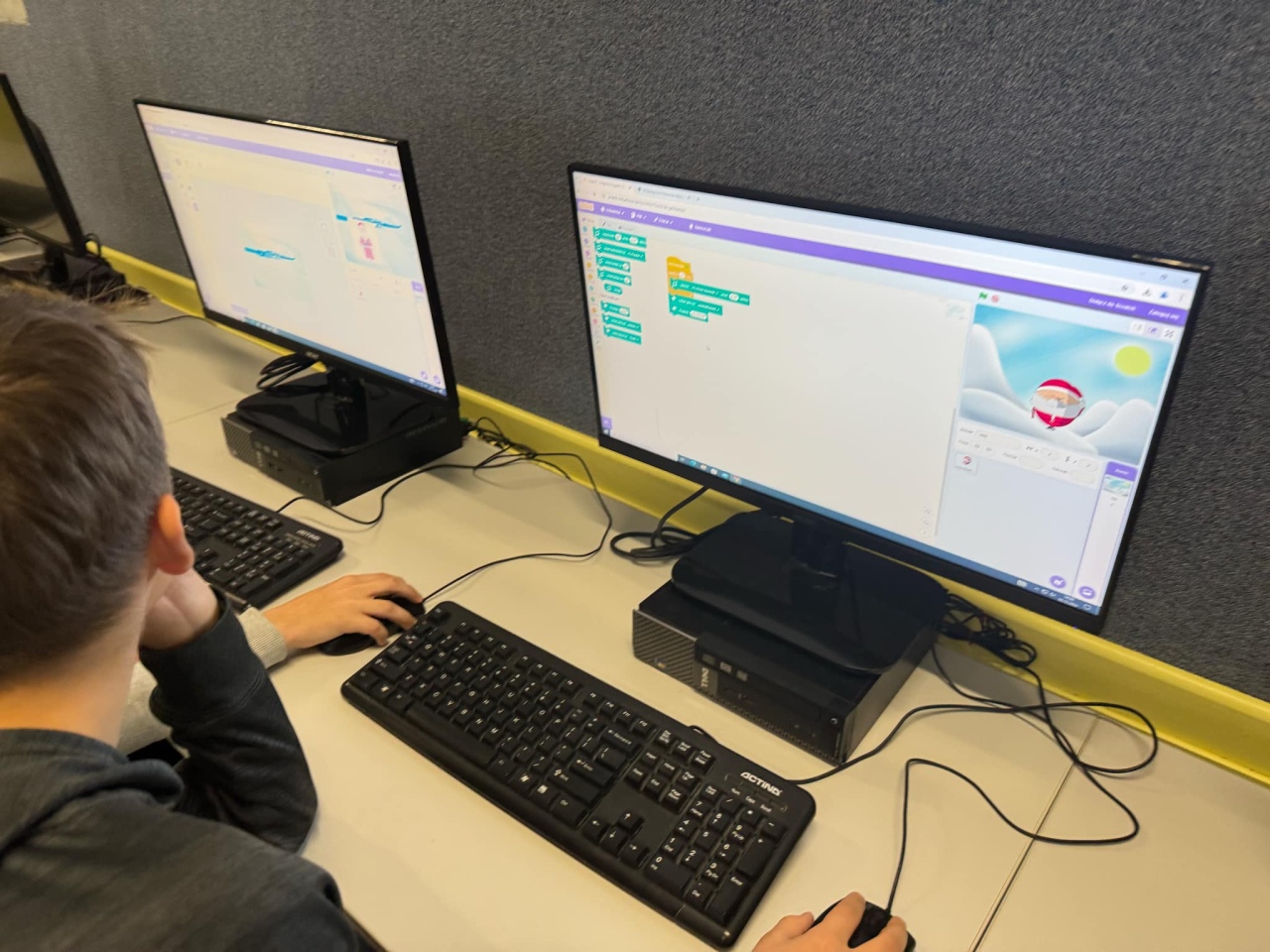 Informatyczna magia świąt w SP 10 w Ostrołęce - zdjęcie #5 - eOstroleka.pl